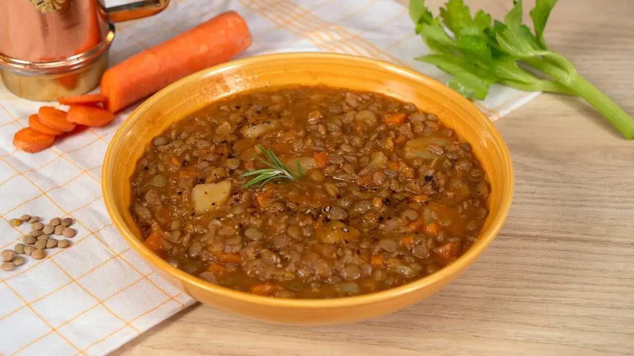 L’errore che fanno tutti e che rovina la zuppa di lenticchie: ecco il trucco per farla saporitissima