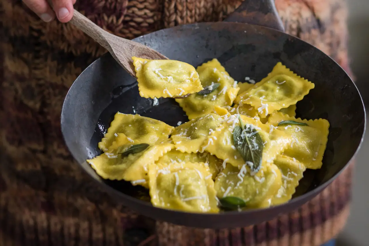 Ravioli ripieni creativi: 5 idee di stagione che spopolano su social e Google