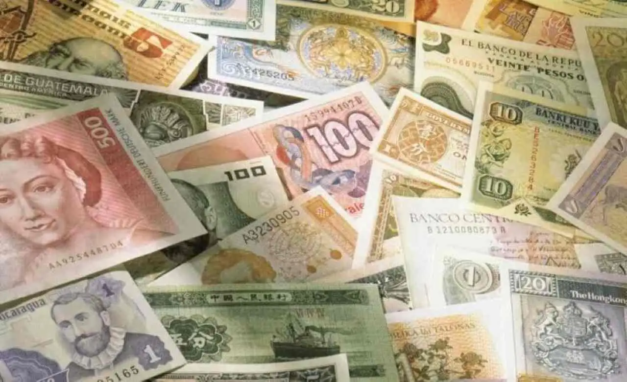 Banconote commemorative nazionali da custodire: quali serie hanno maggior potenziale di rivalutazione